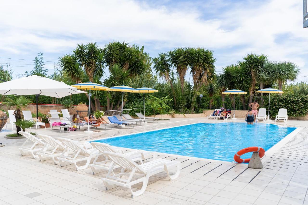 Camping Villaggio Calanovella *