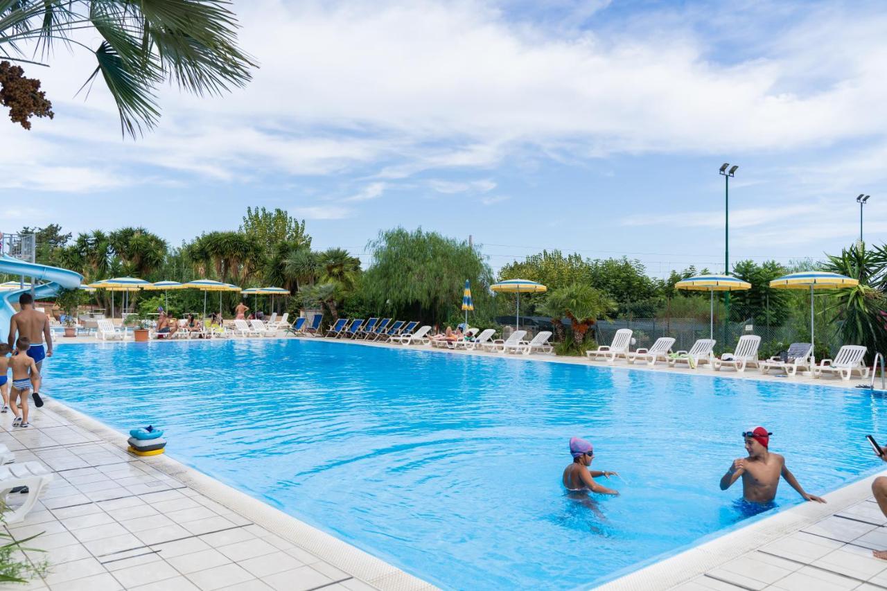 Camping Villaggio Calanovella Ferienpark *